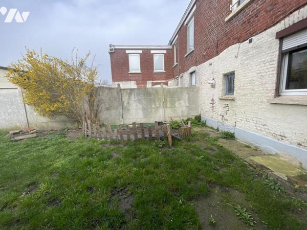 A VENDRE à ANNOEULLIN MAISON DE 160 m2 JARDIN 4 CHAMBRES JARDIN