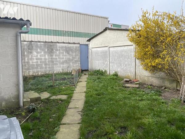 A VENDRE à ANNOEULLIN MAISON DE 160 m2 JARDIN 4 CHAMBRES JARDIN