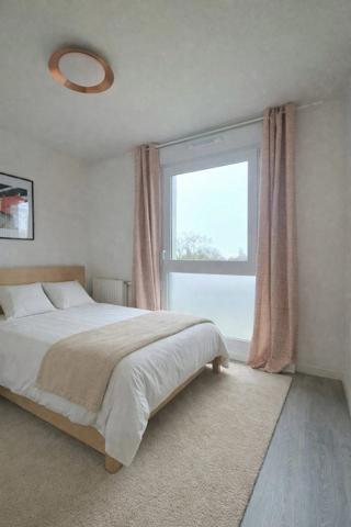 RARE APPARTEMENT DE 91 M² - 4 PIECES - 3 CHAMBRES - DERNIER ETAGE - TERRASSE DE 35 M² - SANS VIS A VIS - CHATENAY-MALABRY