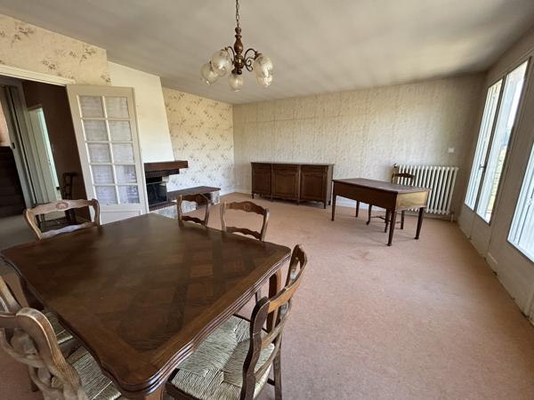 Maison 7 pièces, 180 m² habitables, avec grand grenier aménageable et garage double Lafeuillade-en-Vézie (15130)
