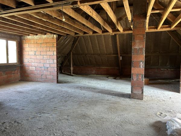Maison 7 pièces, 180 m² habitables, avec grand grenier aménageable et garage double Lafeuillade-en-Vézie (15130)