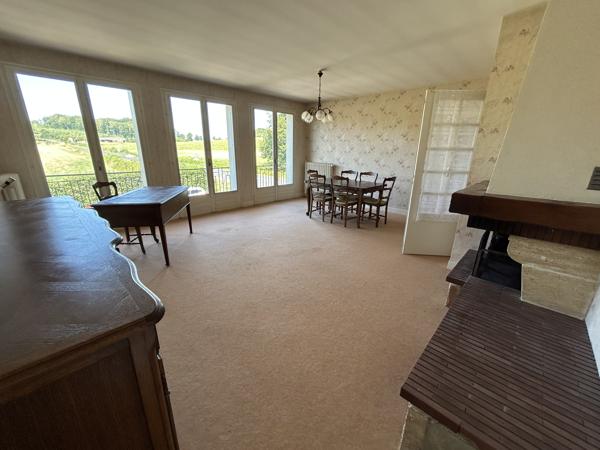 Maison 7 pièces, 180 m² habitables, avec grand grenier aménageable et garage double Lafeuillade-en-Vézie (15130)