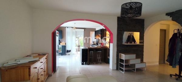 Maison de 256 m² environ composée de 3 habitations.