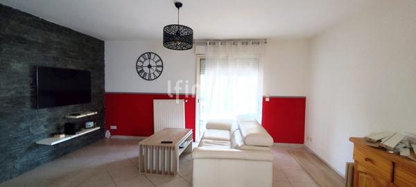 Maison de 256 m² environ composée de 3 habitations.