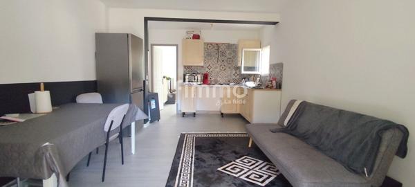 Maison de 256 m² environ composée de 3 habitations.