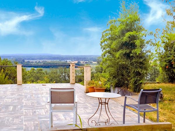 Propriété 190 m2 habitables, 5 chambres sur 2 hectares avec vue imprenable. Piquecos