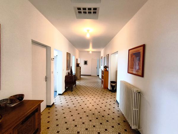 Propriété 190 m2 habitables, 5 chambres sur 2 hectares avec vue imprenable. Piquecos