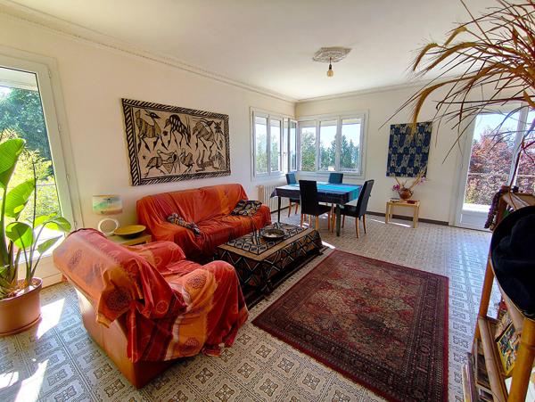 Propriété 190 m2 habitables, 5 chambres sur 2 hectares avec vue imprenable. Piquecos