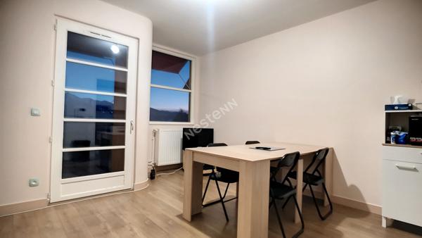 Appartement 2 pièces de 38 m² avec grand balcon et parking proche du Lac Vert et vue Mont-Blanc