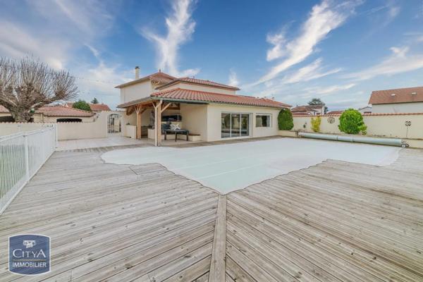 Maison à vendre 9 pièces 241m²