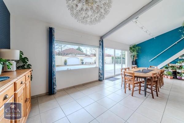 Maison à vendre 9 pièces 241m²