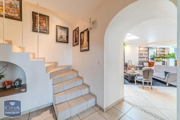 Maison à vendre 9 pièces 241m²