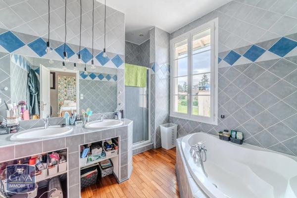 Maison à vendre 9 pièces 241m²