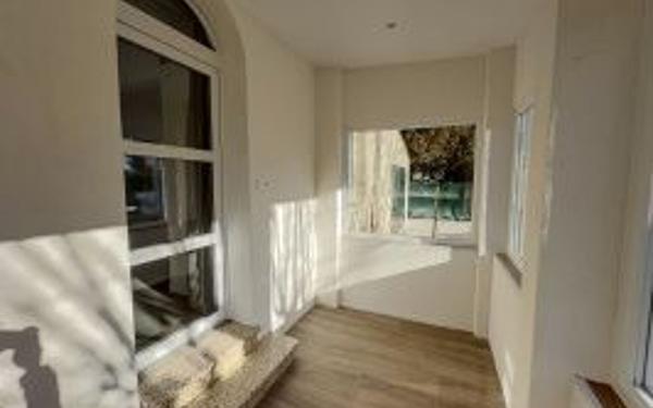 Appartement à louer    3 pièces • 102 m2 Bernis