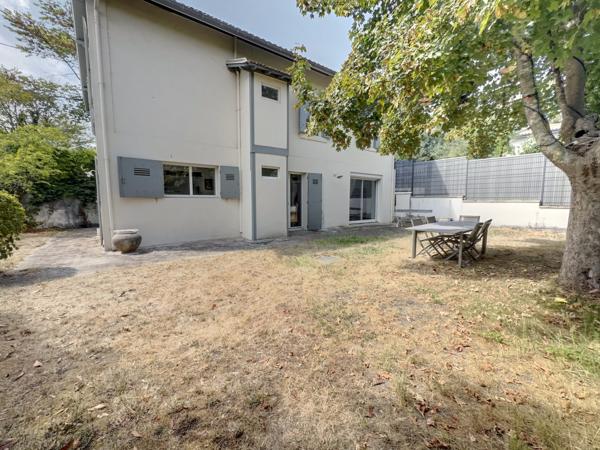ARCACHON ABATILLES ! Maison 9 pièces de 187 m2, parcelle de 600 m2 !