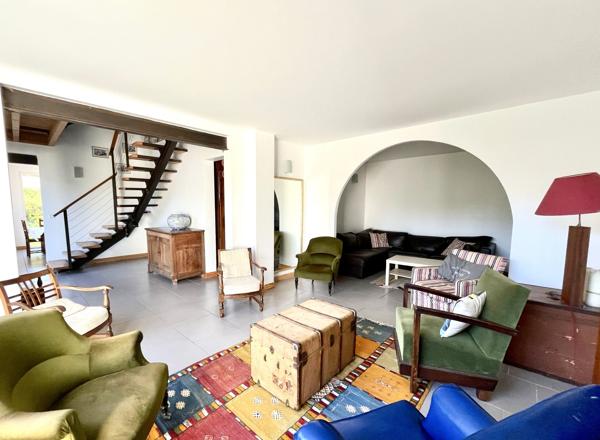 ARCACHON ABATILLES ! Maison 9 pièces de 187 m2, parcelle de 600 m2 !