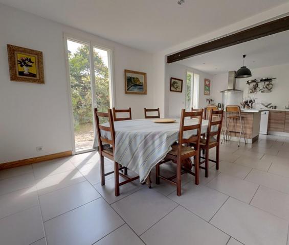 ARCACHON ABATILLES ! Maison 9 pièces de 187 m2, parcelle de 600 m2 !