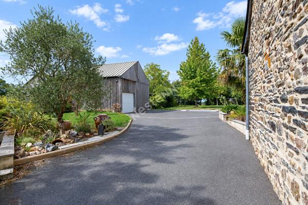 LONGERE / PIRE CHANCE / 7 PIECES / 150 M² HABITABLE