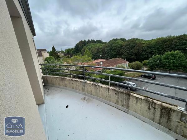 Appartement à louer 2 pièces 47m² Saint-Michel (16470)