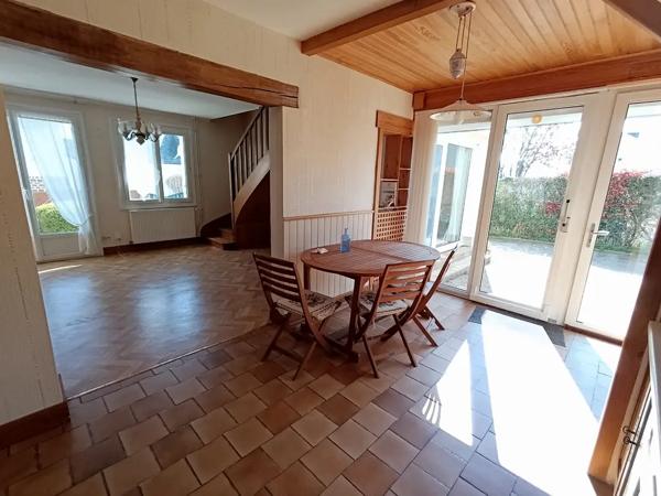 Maison de bourg 90 m2 Jardin 400 m2 Centre de Loué