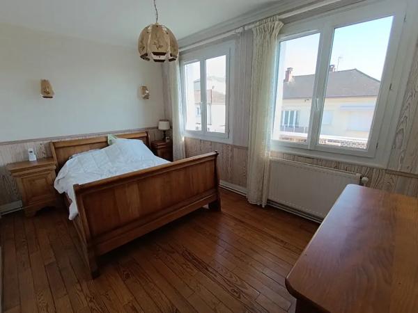 Maison de bourg 90 m2 Jardin 400 m2 Centre de Loué