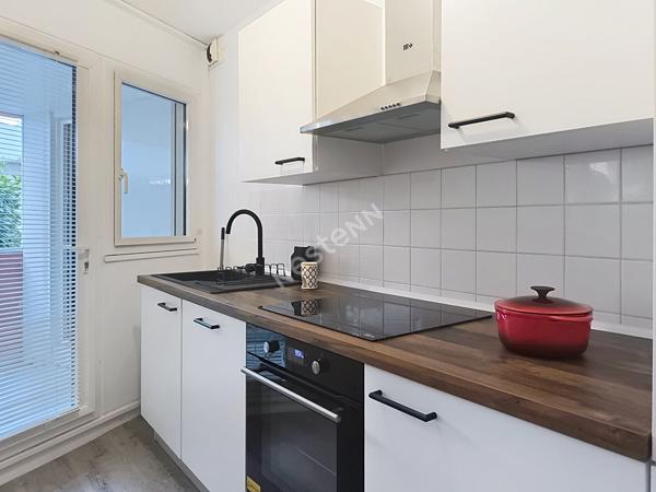 Appartement T1 meublé  à louer à Rezé, rez-de-chaussée avec terrasse