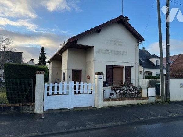 Pavillon de type 4 pièces, d'une superficie habitable d'environ m², édifié sur un terrain de 348