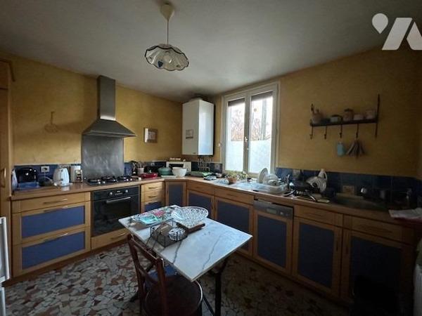 Pavillon de type 4 pièces, d'une superficie habitable d'environ m², édifié sur un terrain de 348