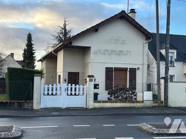 Pavillon de type 4 pièces, d'une superficie habitable d'environ m², édifié sur un terrain de 348