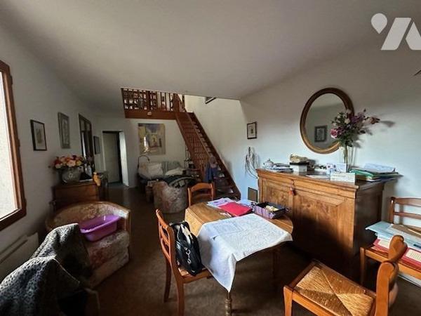 Pavillon de type 4 pièces, d'une superficie habitable d'environ m², édifié sur un terrain de 348