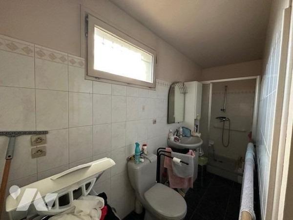 Pavillon de type 4 pièces, d'une superficie habitable d'environ m², édifié sur un terrain de 348