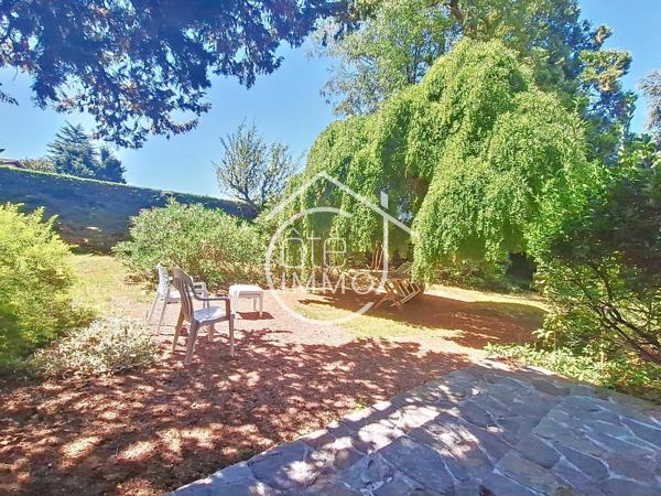 PINEUILH : Maison à étage de 124.61 m² avec parc de 2500m² et garage.
