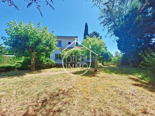 PINEUILH : Maison à étage de 124.61 m² avec parc de 2500m² et garage.