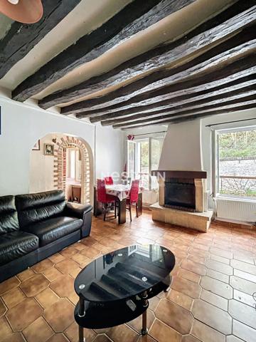 A vendre Maison, Dreux 4 pièces 3 chambres 70 m2 , proche commerces et écoles avec garage fermé et cour privative