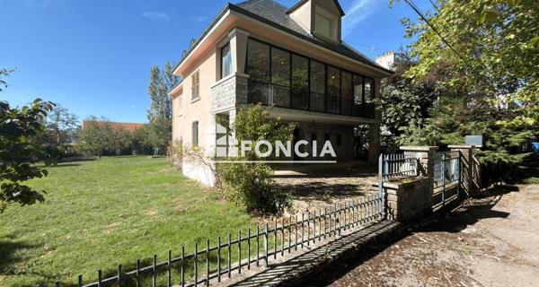 À vendre Maison 8 pièces 170 m² - Naucelle 12800