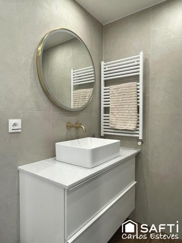 Vaste terrasse vue lac