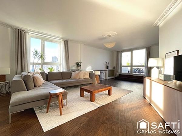 Vaste terrasse vue lac