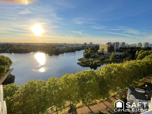 Vaste terrasse vue lac