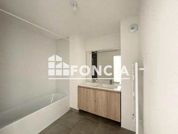 Location Appartement 3 pièces 62.34 m² - RUE JEAN RAYMOND GUYON Lormont 33310