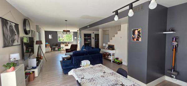 Belle maison 5 chambres bureau terrain clos