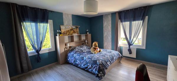 Belle maison 5 chambres bureau terrain clos