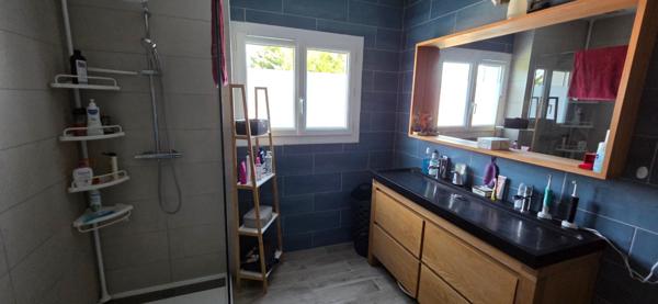 Belle maison 5 chambres bureau terrain clos