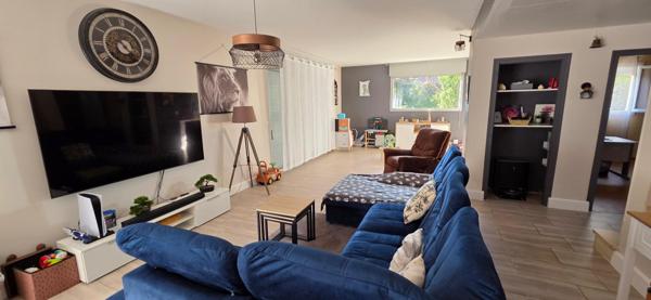 Belle maison 5 chambres bureau terrain clos