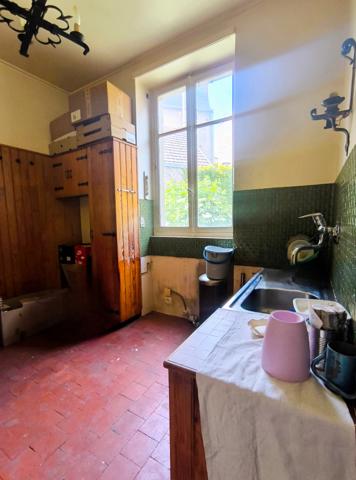 Maison Bourgeoise / Immeuble de caractère – Fort potentiel – Centre-ville de Nevers / sous offre