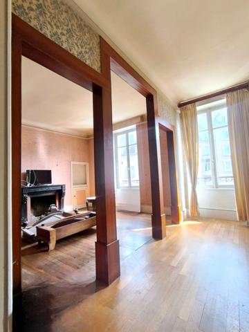 Maison Bourgeoise / Immeuble de caractère – Fort potentiel – Centre-ville de Nevers / sous offre