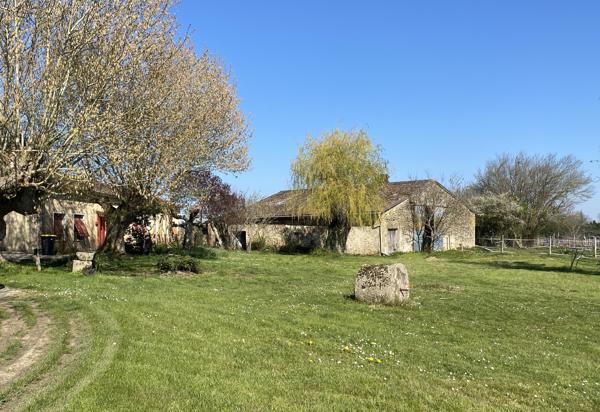 PROPRIETE 14 HECTARES - MAISON ET DEPENDANCES