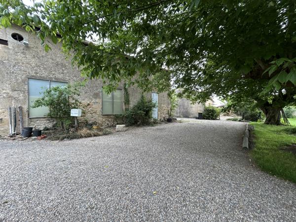 PROPRIETE 14 HECTARES - MAISON ET DEPENDANCES