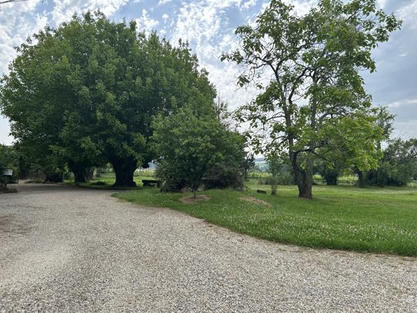 PROPRIETE 14 HECTARES - MAISON ET DEPENDANCES