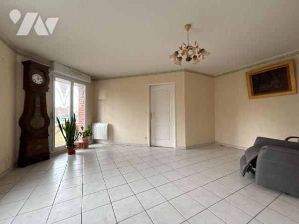 EN EXCLUSIVITE !  Appartement de type 3 - plein centre-ville d'Estaires

Proche de toutes les...