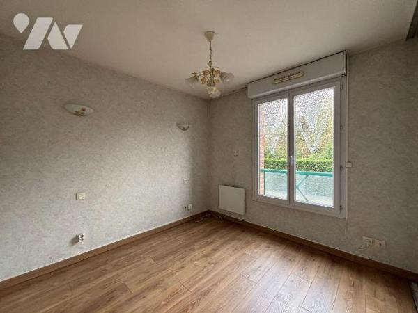 EN EXCLUSIVITE !  Appartement de type 3 - plein centre-ville d'Estaires

Proche de toutes les...